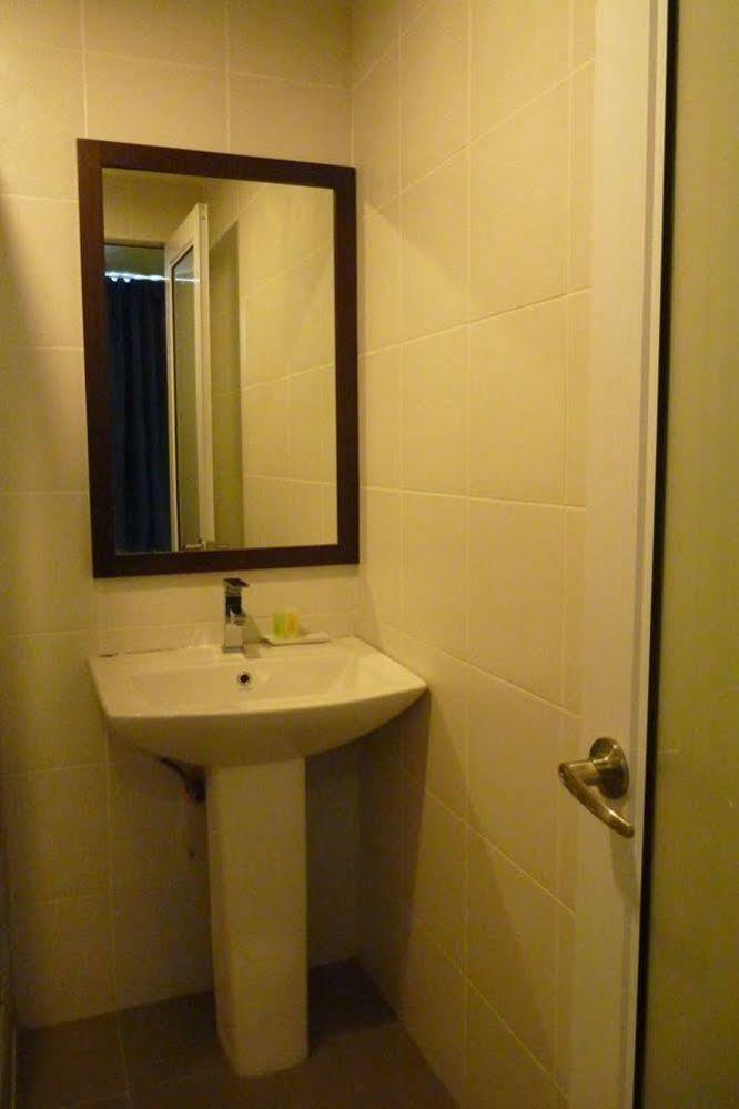 Transit Hotel Labuan Extérieur photo